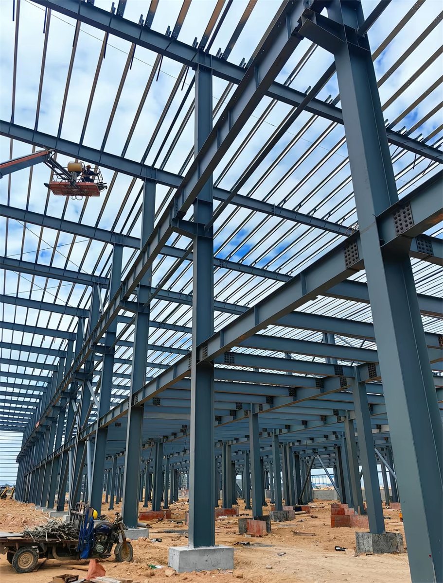 Clear span steel frame site reference